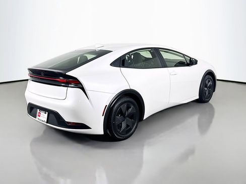 Used 2024 Toyota Prius LE image 5