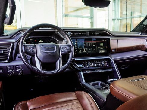 Used 2024 GMC Sierra 2500 Denali Ultimate image 15