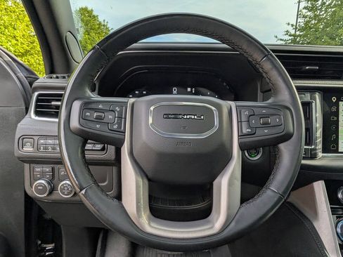 Used 2023 GMC Yukon XL Denali AWD/4WD image 37