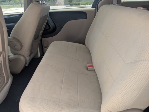 Used 2014 Dodge Grand Caravan American Value Package FWD image 17