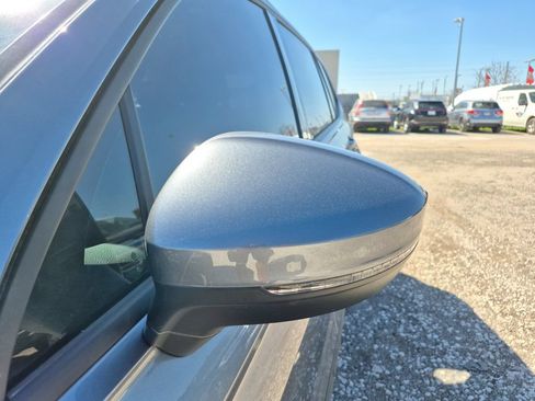 Used 2021 Volkswagen Tiguan S FWD image 14