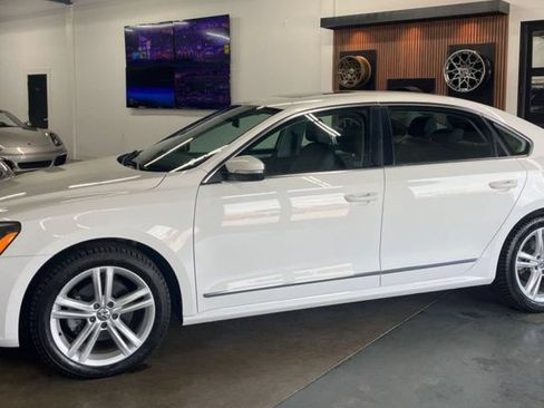 Used 2014 Volkswagen Passat TDI SE FWD image 1