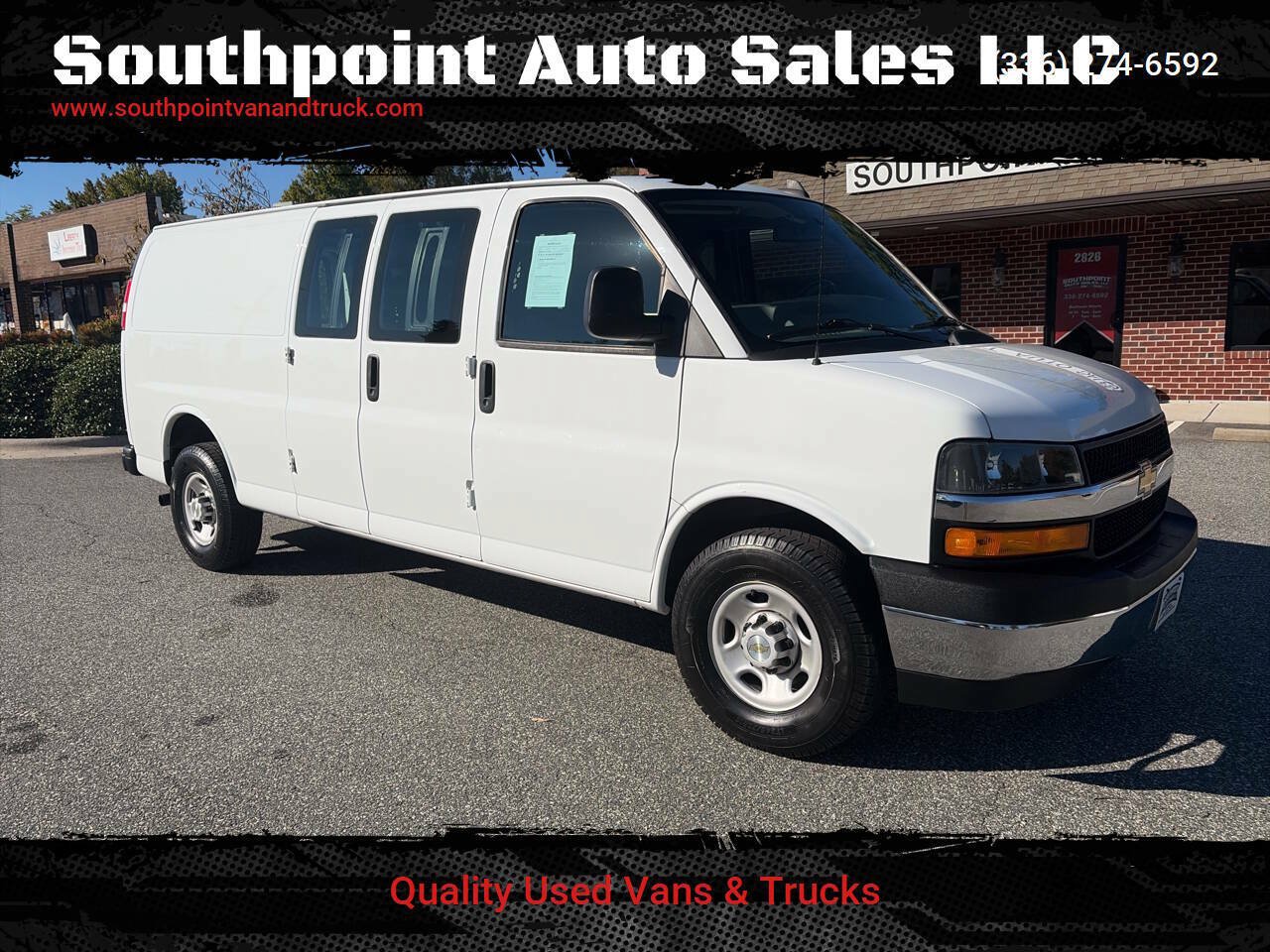 Used 2022 Chevrolet Express 3500 Extended w/ Driver Convenience Package RWD image 1