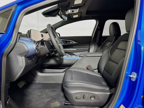 New 2025 Chevrolet Equinox EV LT w/ Convenience Package II image 12