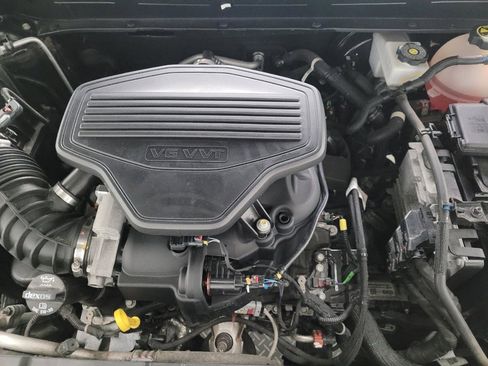 Used 2021 Chevrolet Blazer LT FWD image 30