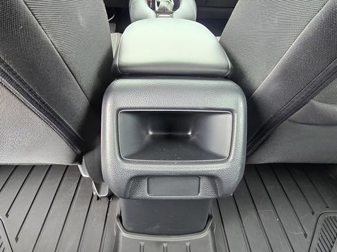 Used 2025 Honda HR-V LX image 12