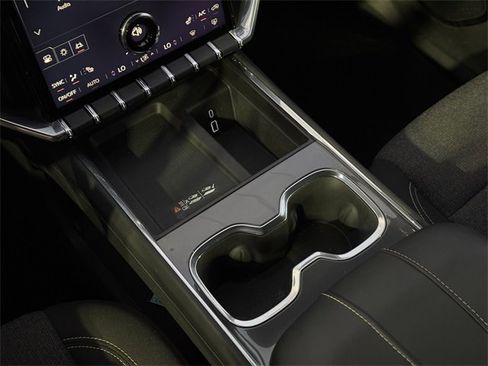 Used 2025 GMC Acadia Elevation image 28