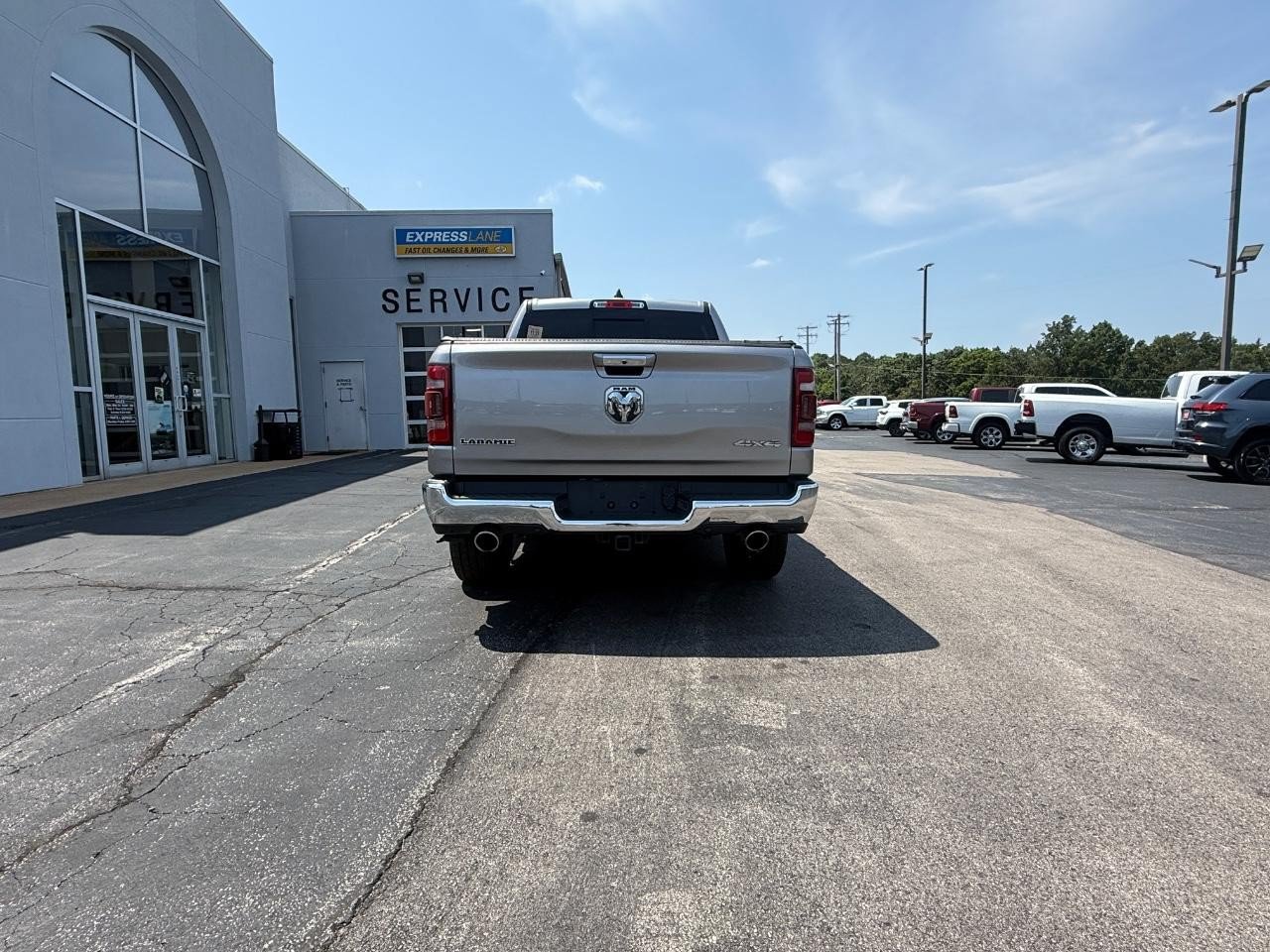 Used 2020 RAM 1500 Laramie AWD/4WD image 3