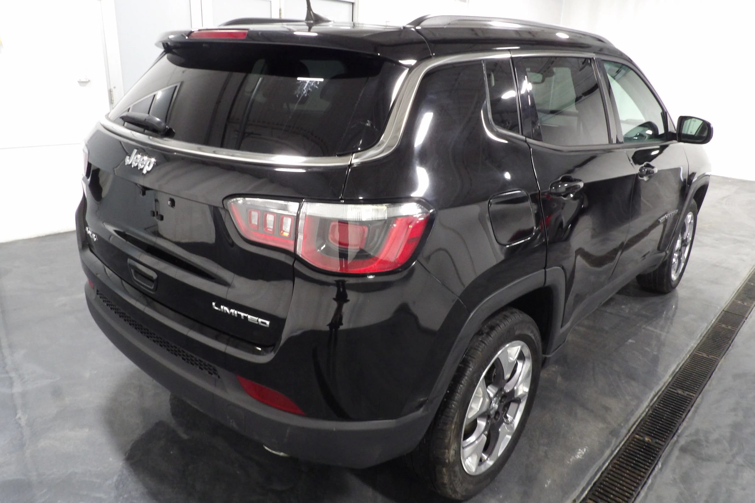 Used 2020 Jeep Compass Limited AWD/4WD image 4