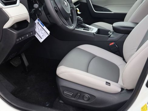 New 2025 Toyota RAV4 XLE w/ Convenience Package image 21