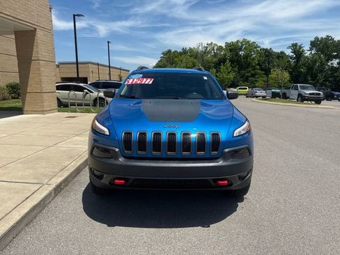 Used 2017 Jeep Cherokee Trailhawk w/ Comfort/Convenience Group AWD/4WD image 7