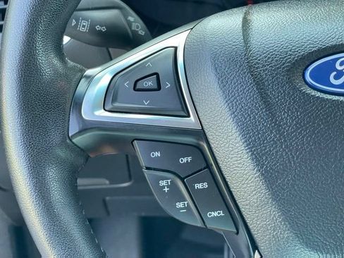 Used 2019 Ford Edge Titanium FWD image 15