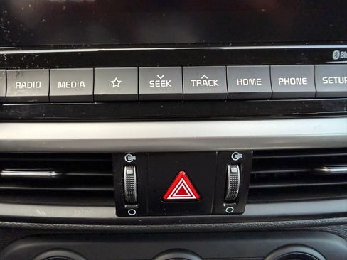 Used 2020 Kia Forte LXS FWD image 24