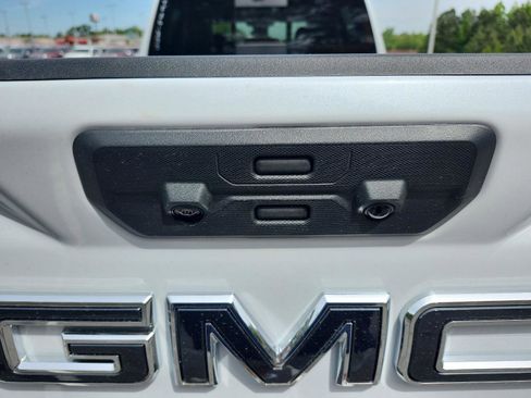 New 2026 GMC Sierra 3500 Denali Ultimate AWD/4WD image 9