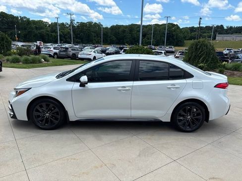 Used 2026 Toyota Corolla SE w/ SE Package FWD image 4