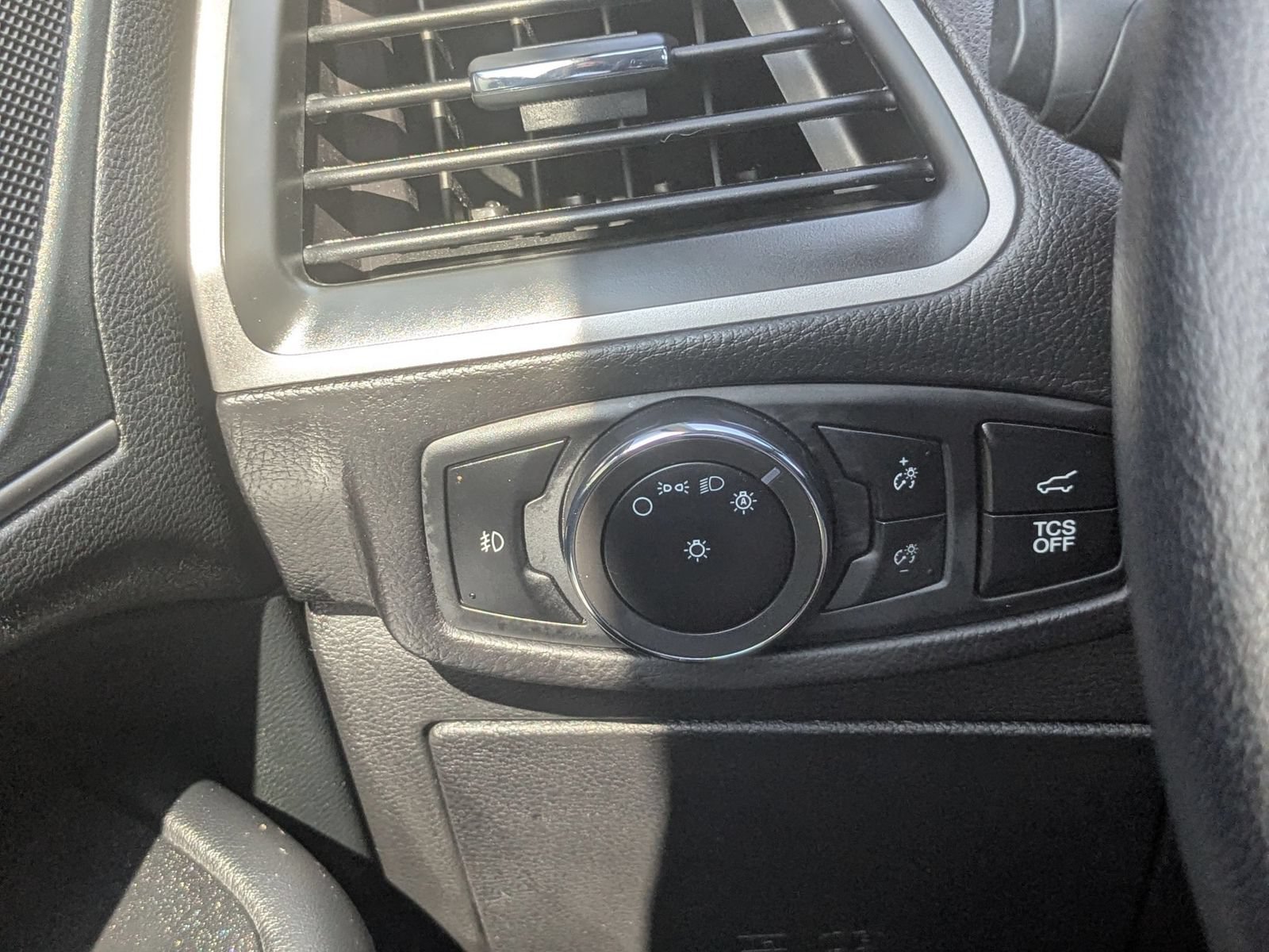 Used 2024 Ford Edge SEL w/ Convenience Package AWD/4WD image 16