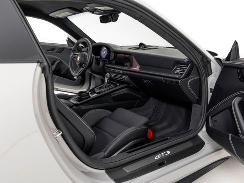 Used 2024 Porsche 911 GT3 image 37