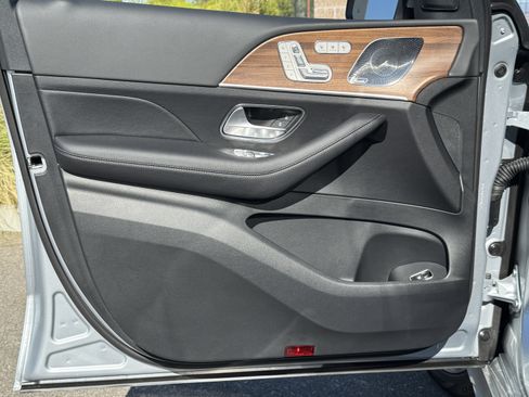 New 2025 Mercedes-Benz GLS 450 4MATIC image 18