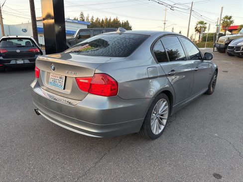 Used 2010 BMW 328i xDrive Sedan image 5