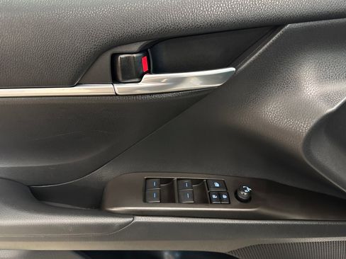 Used 2021 Toyota Camry LE image 11