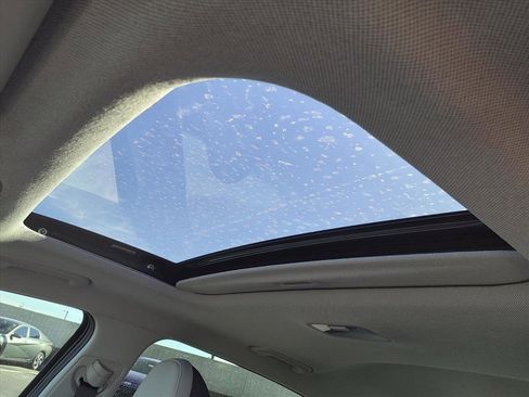 New 2025 Hyundai Elantra Limited image 5