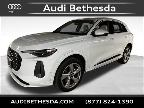 Certified 2025 Audi Q5 2.0T Premium Plus w/ Premium Plus image 3