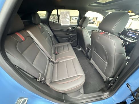 Certified 2024 Chevrolet Trax RS w/ Sunroof Package FWD image 26