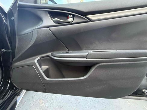 Used 2018 Honda Civic Sport image 40