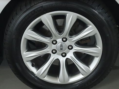 Used 2013 Lincoln MKT AWD image 40