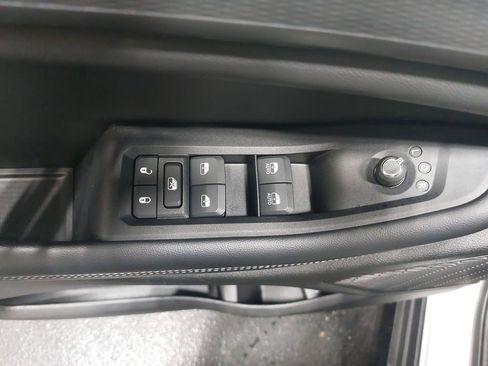 Used 2024 Jeep Grand Cherokee L Laredo image 30