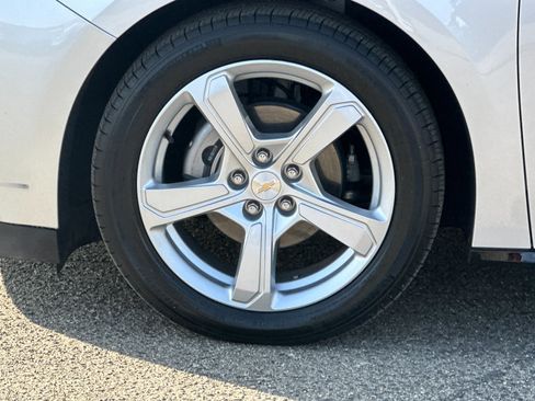 Used 2019 Chevrolet Volt LT image 25