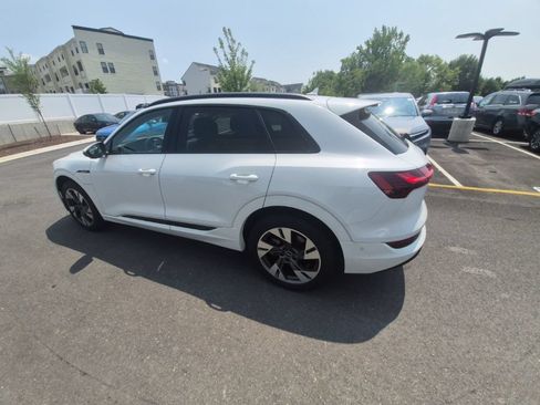 Used 2021 Audi e-tron Premium w/ Convenience Plus Package AWD/4WD image 3