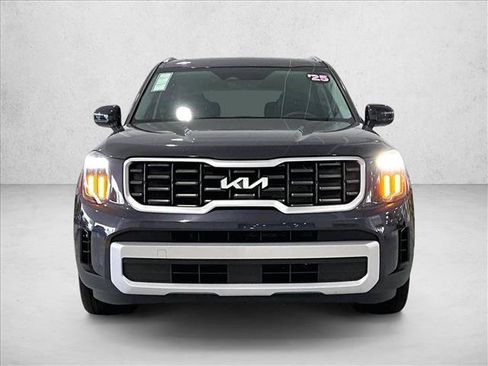 Used 2025 Kia Telluride S FWD image 3