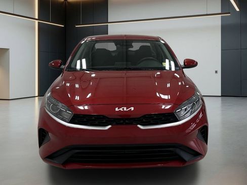 Used 2022 Kia Forte LXS FWD image 4