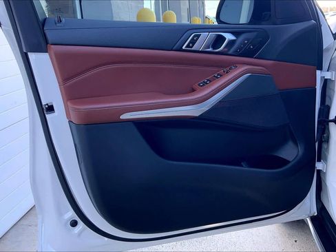 Used 2022 BMW X5 xDrive40i w/ Premium Package image 19