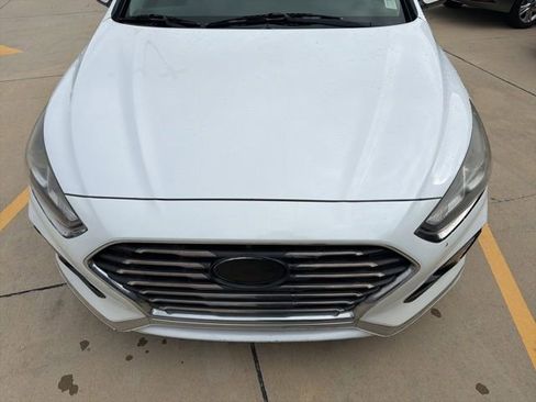 Used 2018 Hyundai Sonata SE FWD image 2