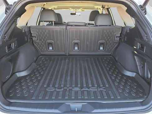 Used 2022 Subaru Outback Limited w/ Popular Package #2 image 11