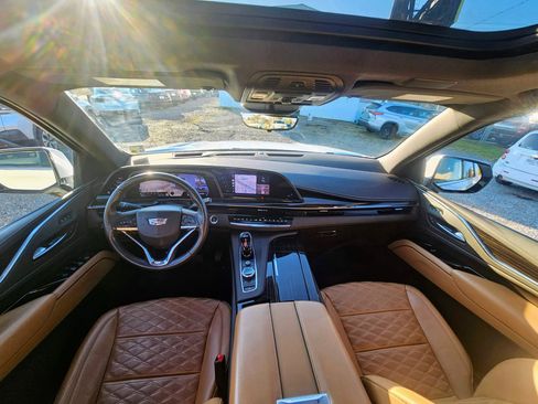 Used 2022 Cadillac Escalade ESV Premium Luxury image 10