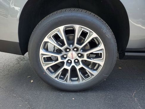 New 2026 GMC Yukon XL Denali AWD/4WD image 6