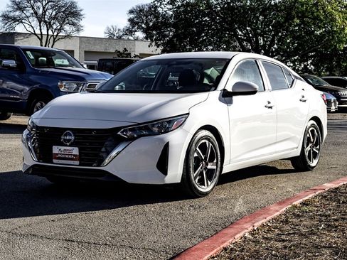 Used 2024 Nissan Sentra SV image 9