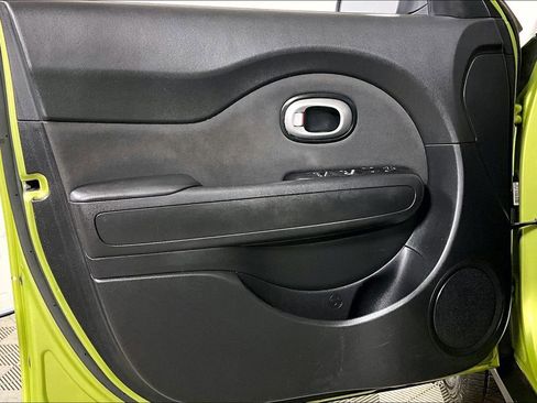 Used 2017 Kia Soul + image 21