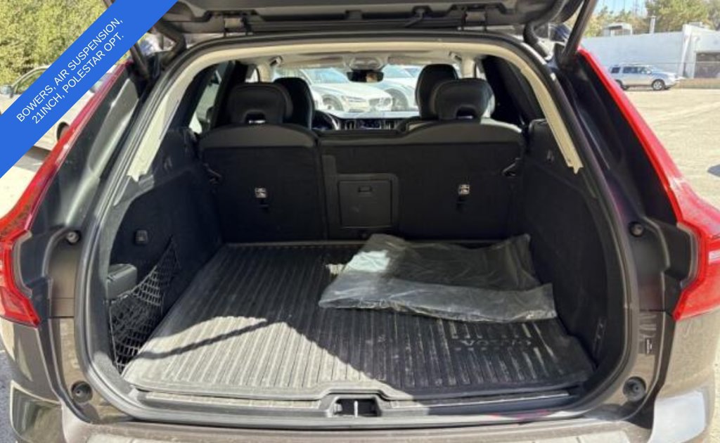 Used 2023 Volvo XC60 B5 Ultimate w/ Protection Package Premier FWD image 9