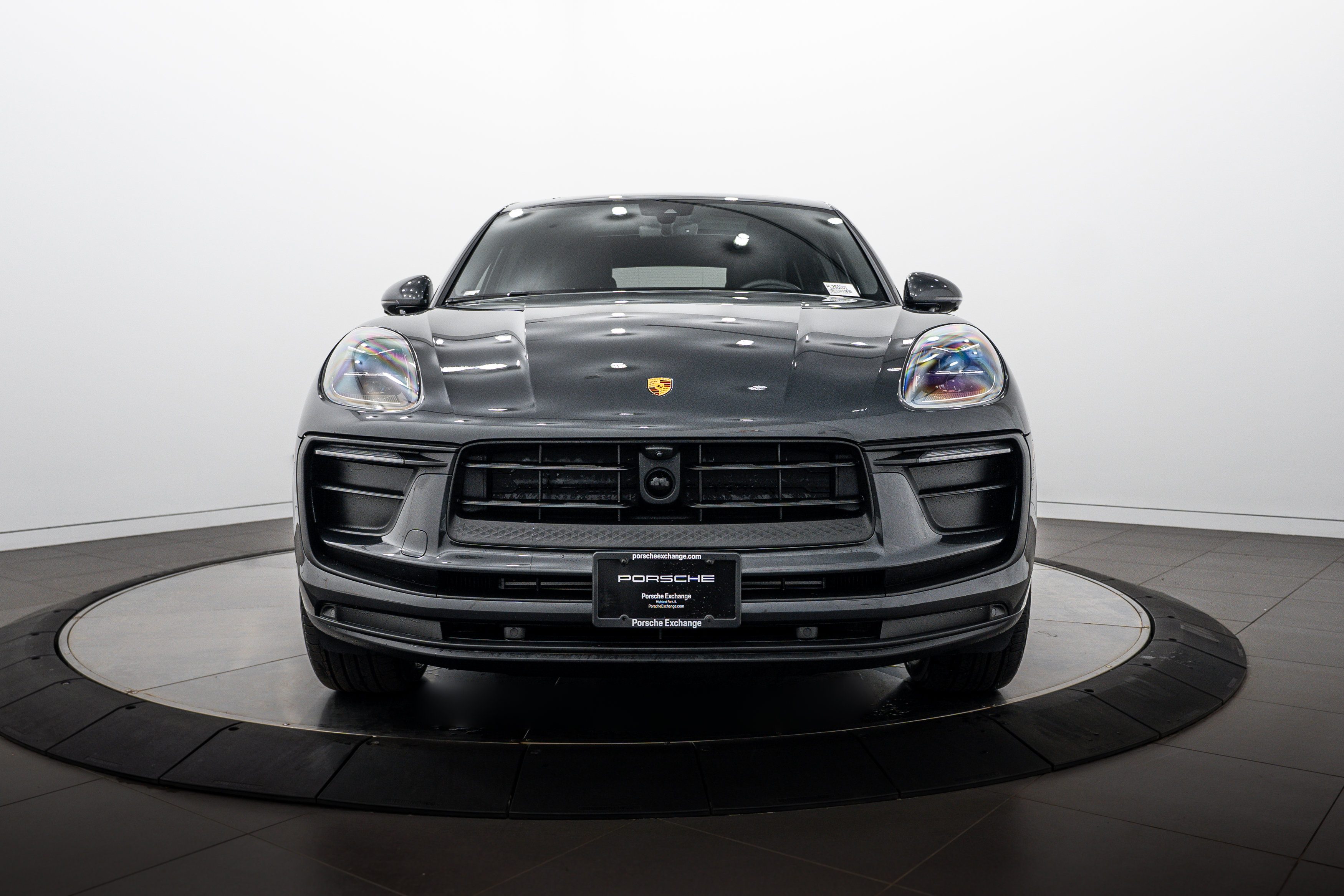 Certified 2026 Porsche Macan AWD/4WD image 10