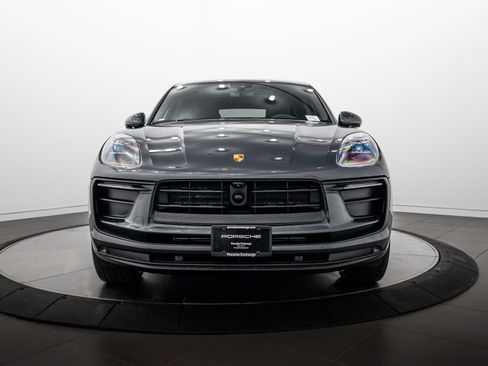 Certified 2026 Porsche Macan AWD/4WD image 10