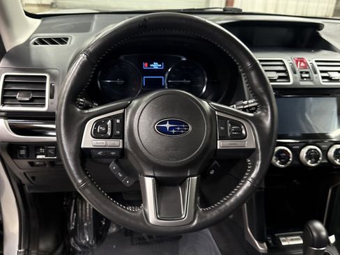 Used 2017 Subaru Forester 2.5i Touring w/ Popular Package #2 image 8