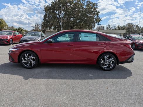 New 2025 Hyundai Elantra SEL image 9