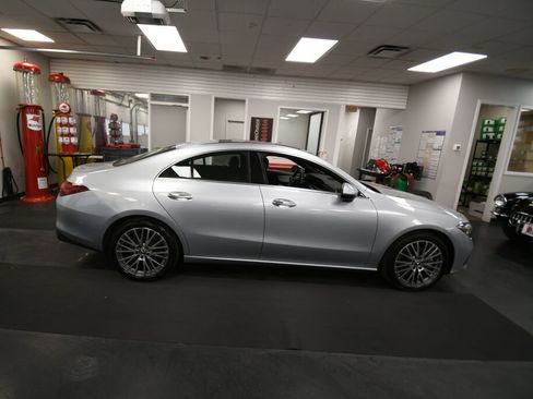 Used 2025 Mercedes-Benz CLA 250 4MATIC image 9