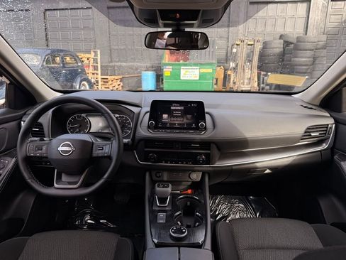 Used 2026 Nissan Rogue SV image 18