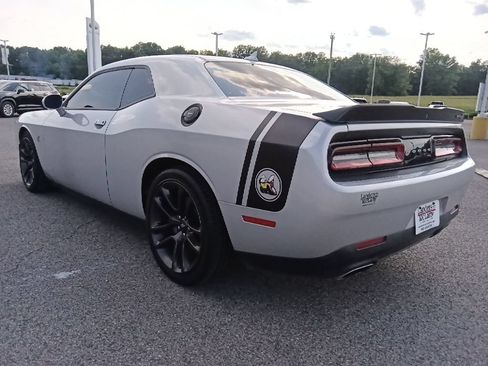 Used 2022 Dodge Challenger R/T Scat Pack w/ Driver Convenience Group RWD image 5