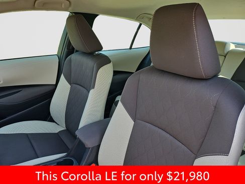Used 2025 Toyota Corolla LE FWD image 23